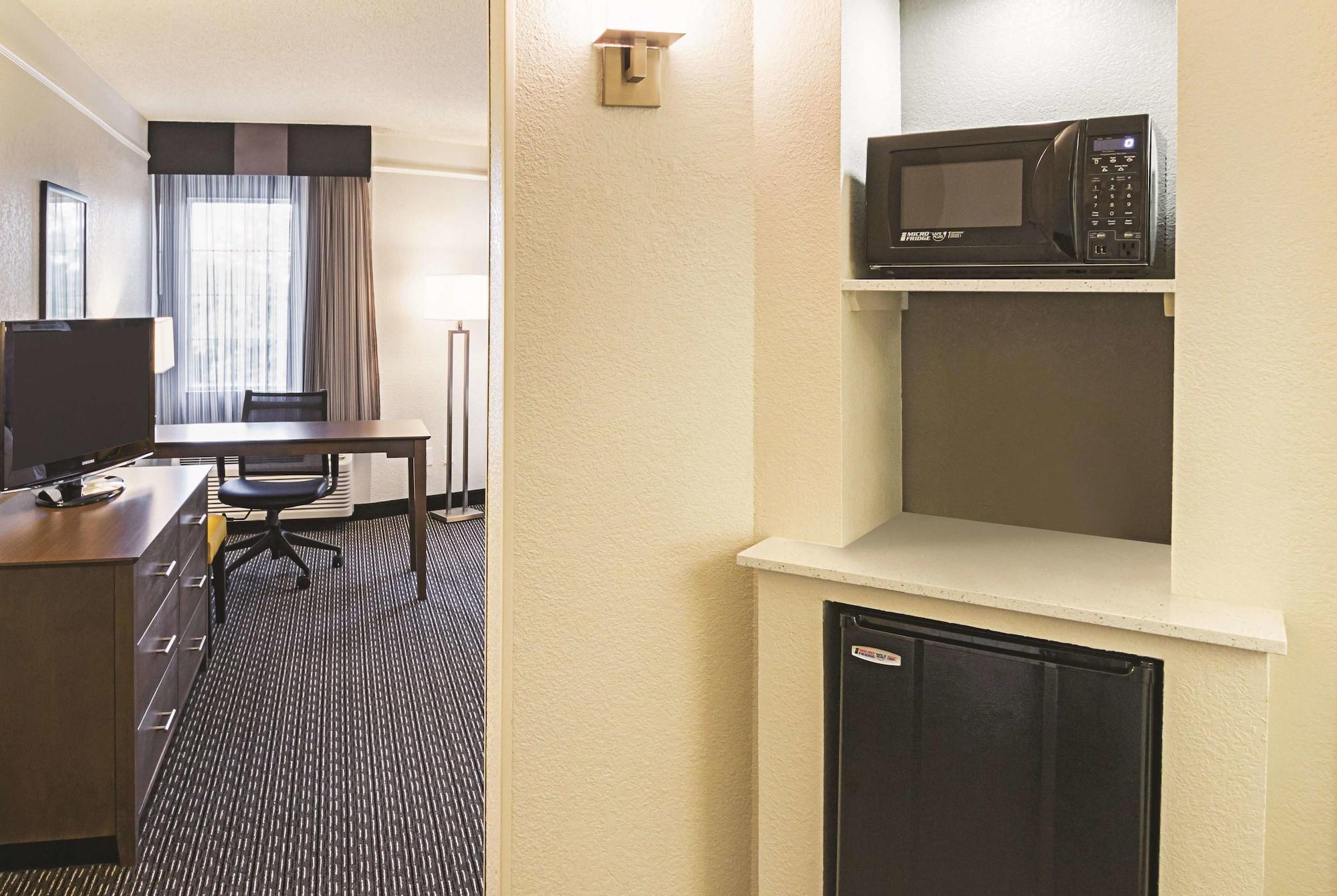 La Quinta By Wyndham Fort Worth North Exterior photo