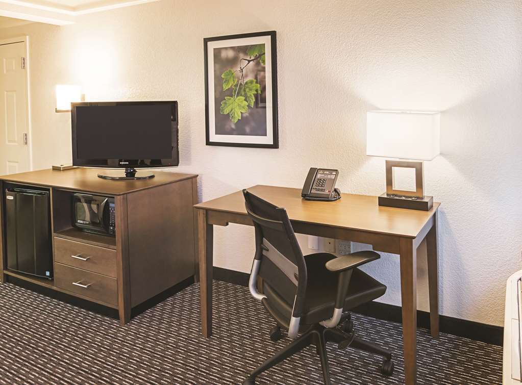 La Quinta By Wyndham Fort Worth North Room photo