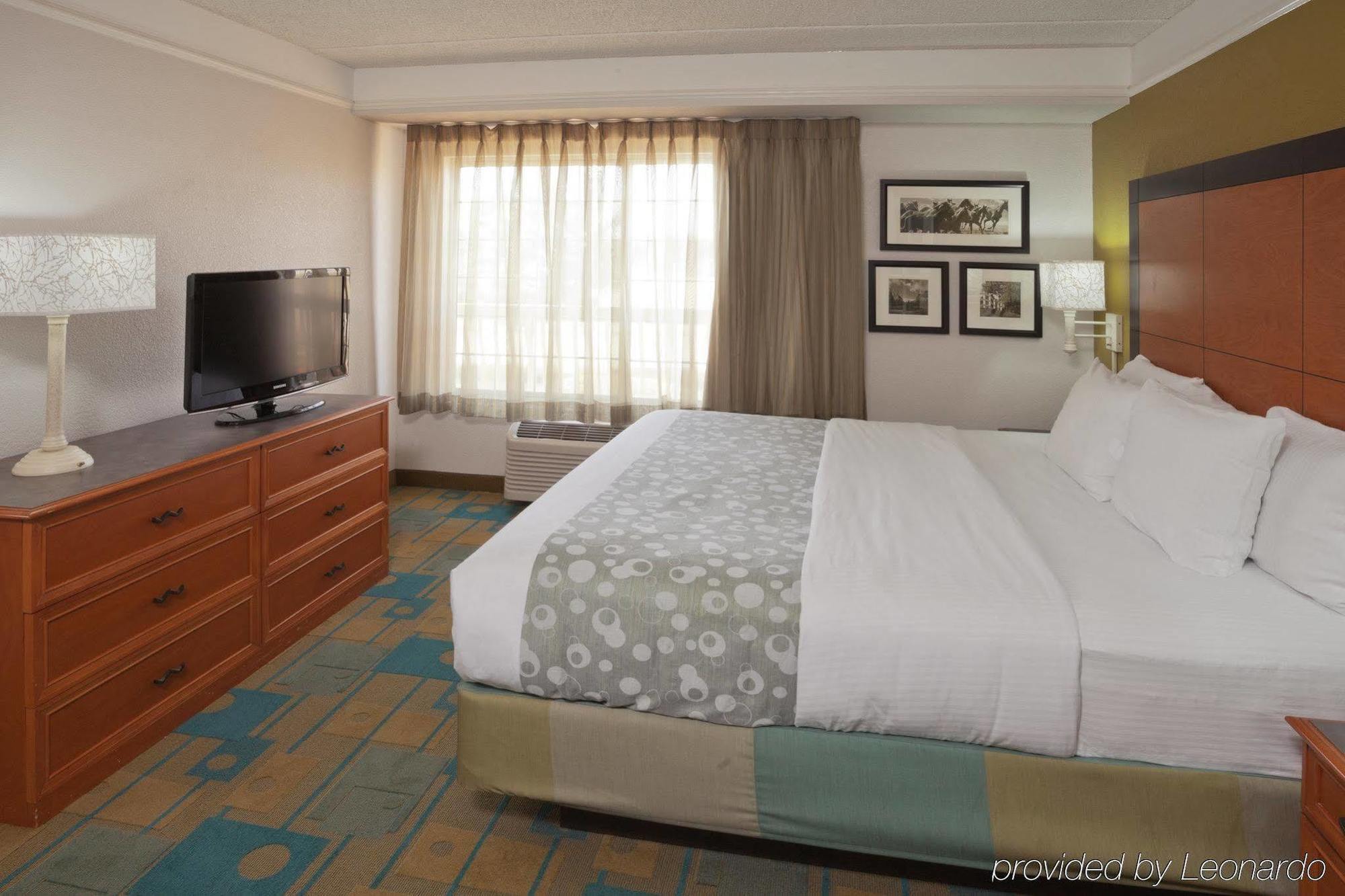 La Quinta By Wyndham Fort Worth North Exterior photo